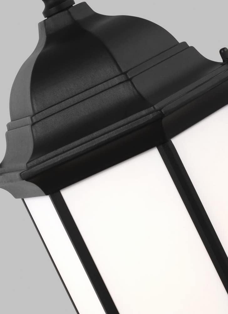 Sevier-1 Light Medium Outdoor Post Lantern in Traditional Style-8.13 Inch wide 17.75 Inch high-Blac