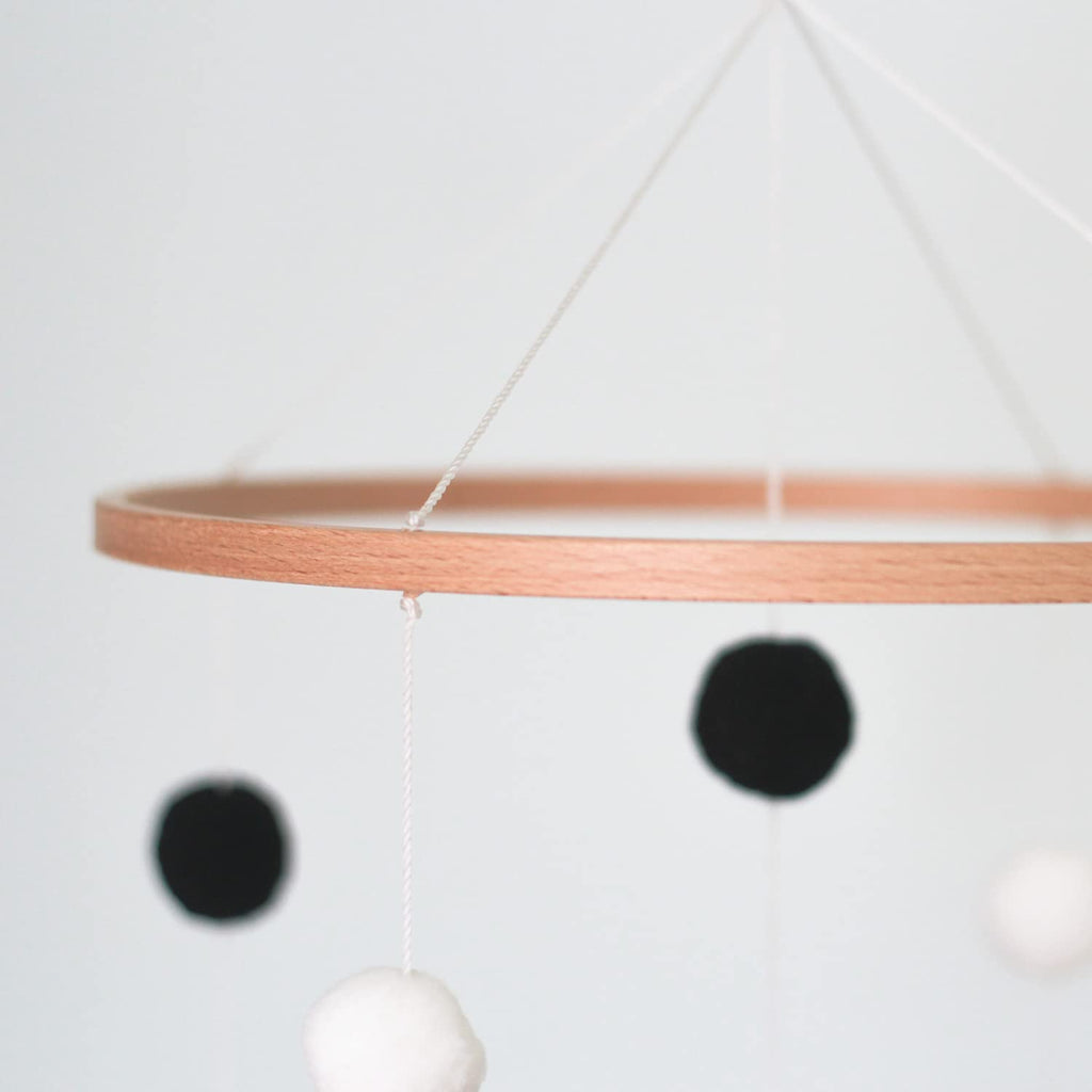 Montessori Mobile, Black and White Baby Crib Mobile, Neutral Nursery Mobile Decoration for Pack N Play, for Baby Boy