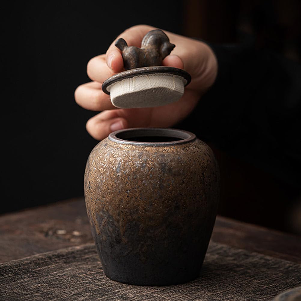Ceramic Tea Leaf Storage Jar with Airtight Lid Small Japanese Style Tea Canister for Storage and Food Organization