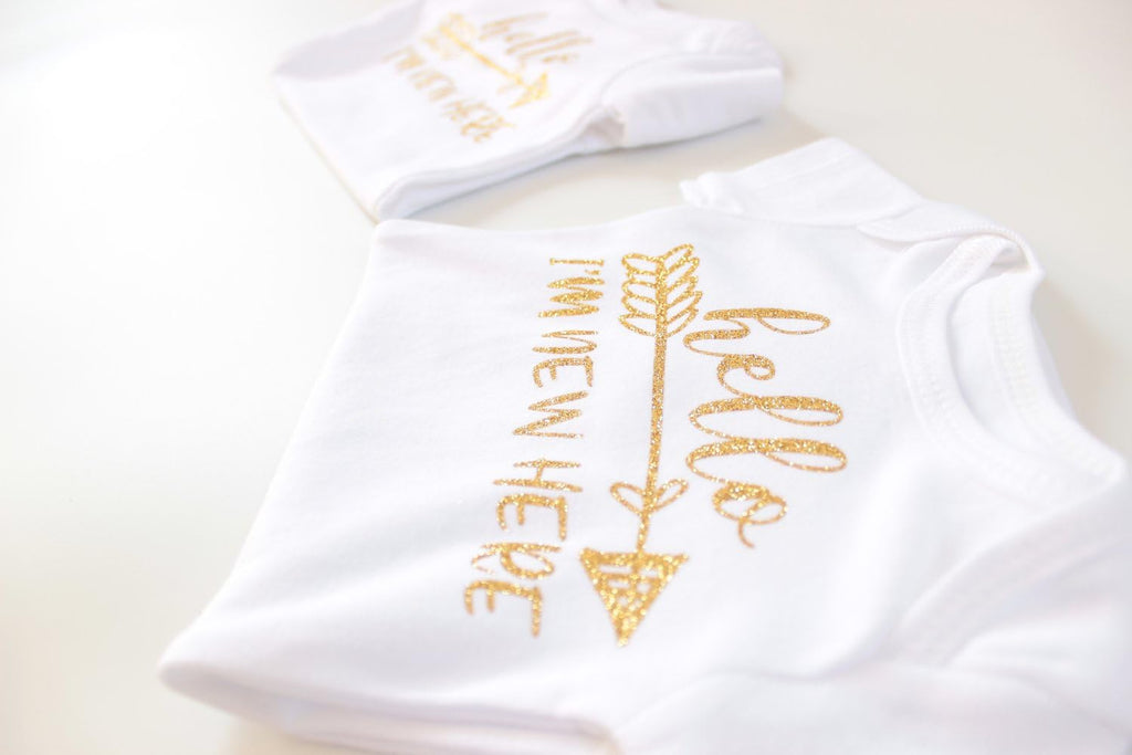 OoSweetCharlotteoO Newborn Baby Girl Coming Home Outfit Hello I am New here Bodysuits 3pcs (Newborn) (Newborn, Peach