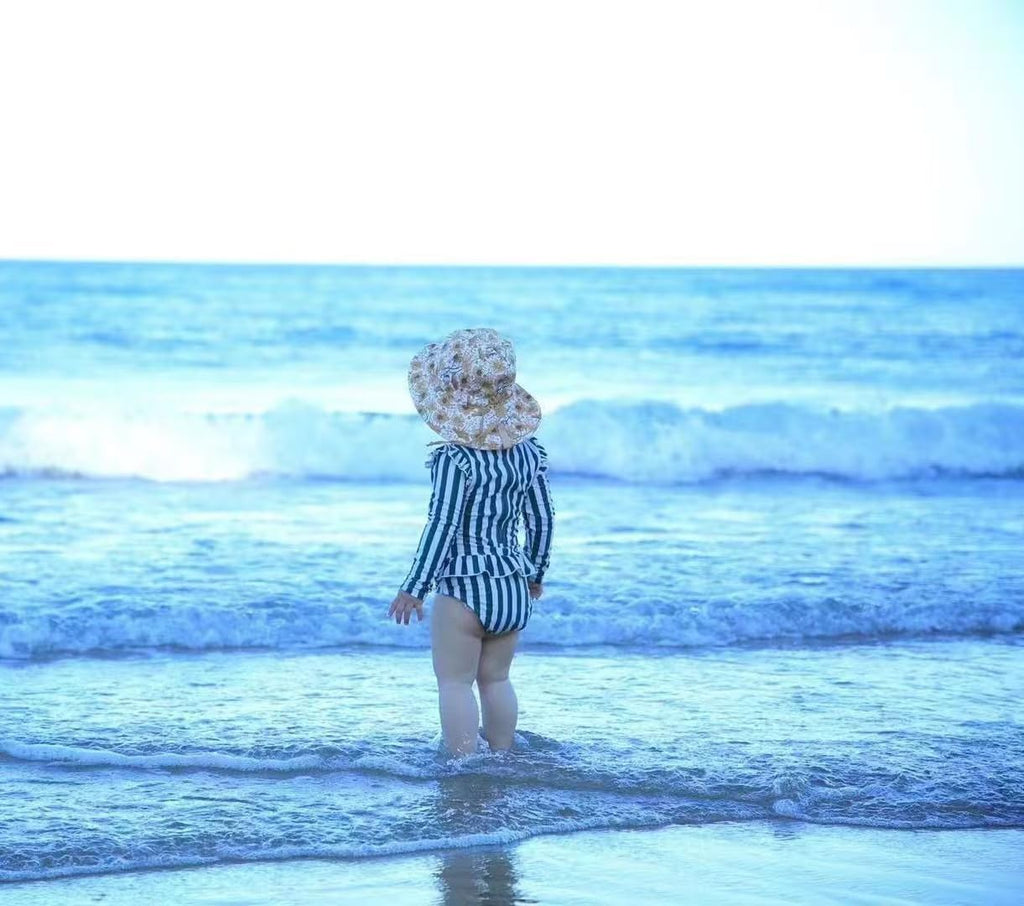 Girls One Piece Swimsuits Zipper Rash Guard Long Sleeve Bathing Suit with Ruffle Hem UPF50+