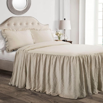 Ruffle Skirt Bedspread Set - 3-Piece Luxurious Farmhouse Bedding - Elegant Ruffle Detail - Timeless Style - Soft
