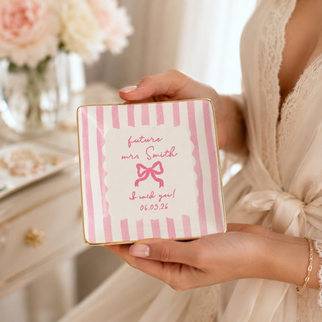 Personalized Ring Dish Engagement Gift for Her, Custom Future Mrs Jewelry Trinket Dish with Name & Date, Ceramic Ring