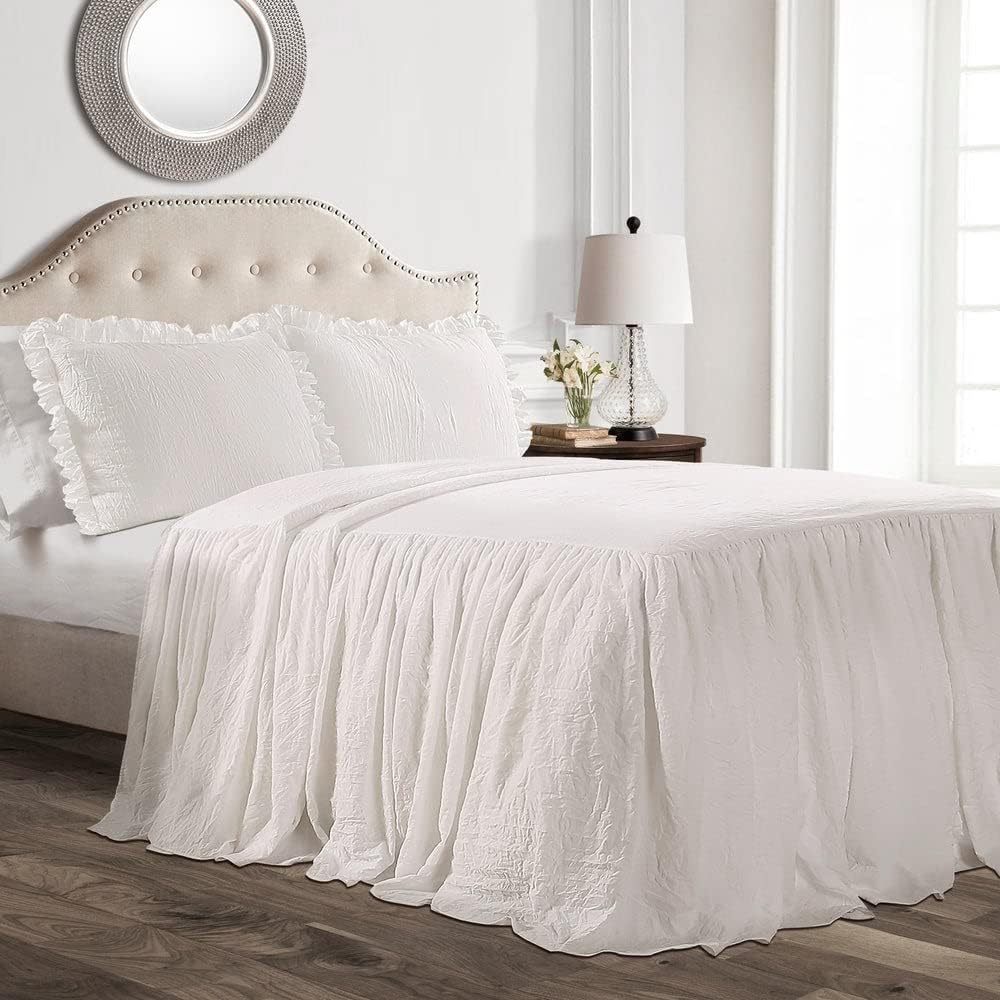 Ruffle Skirt Bedspread Set - 3-Piece Luxurious Farmhouse Bedding - Elegant Ruffle Detail - Timeless Style - Soft