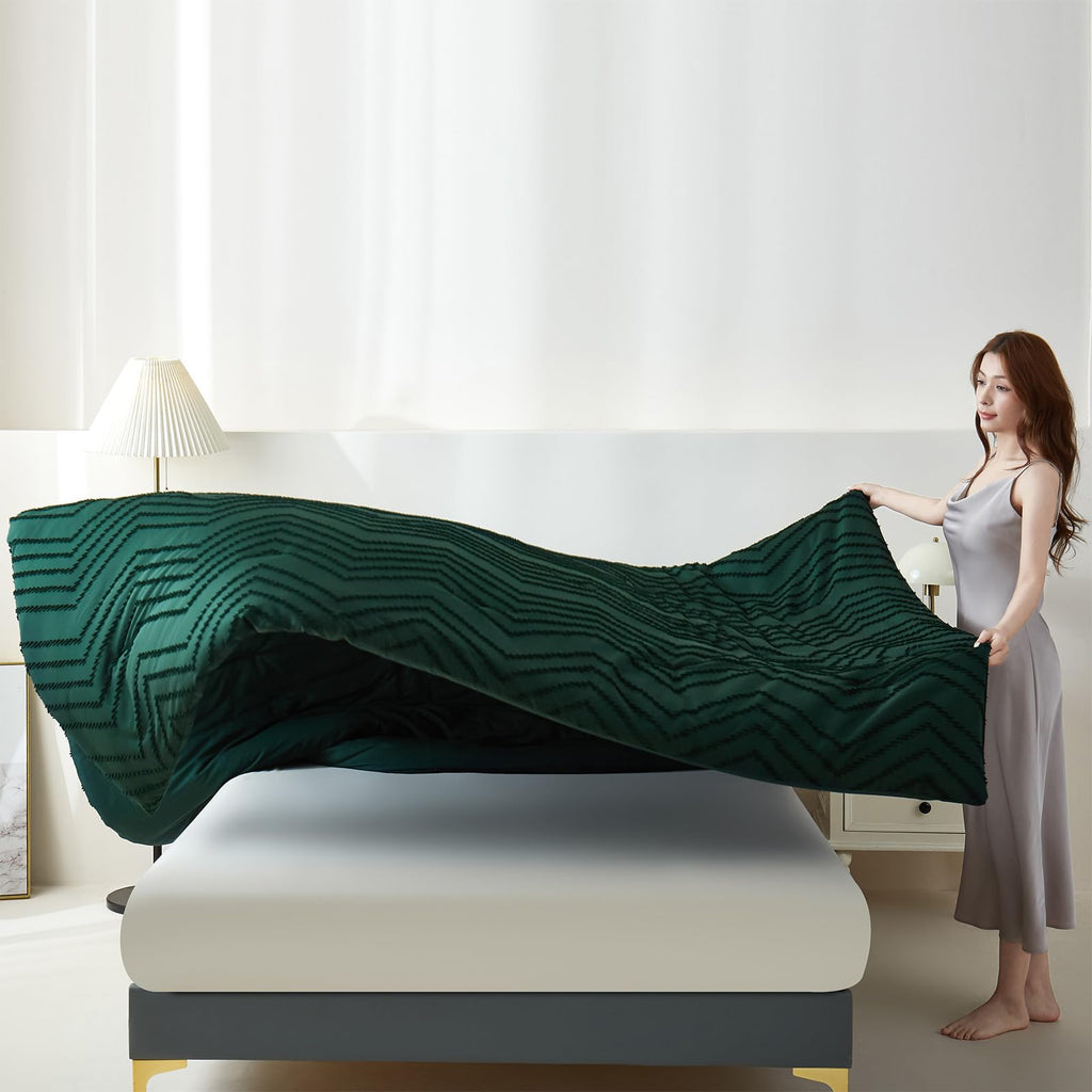 Tufted Boho King Size Comforter Set, Emerald Green Bohemian Farmhouse Bedding Set, 3 Pieces All Season Soft