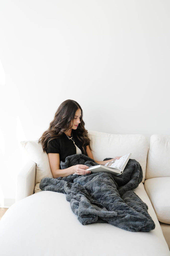Faux Fur Throw Blanket Soft Fluffy Charcoal 60x80 | Ultra-soft faux fur throw blanket with a fluffy texture for cozy