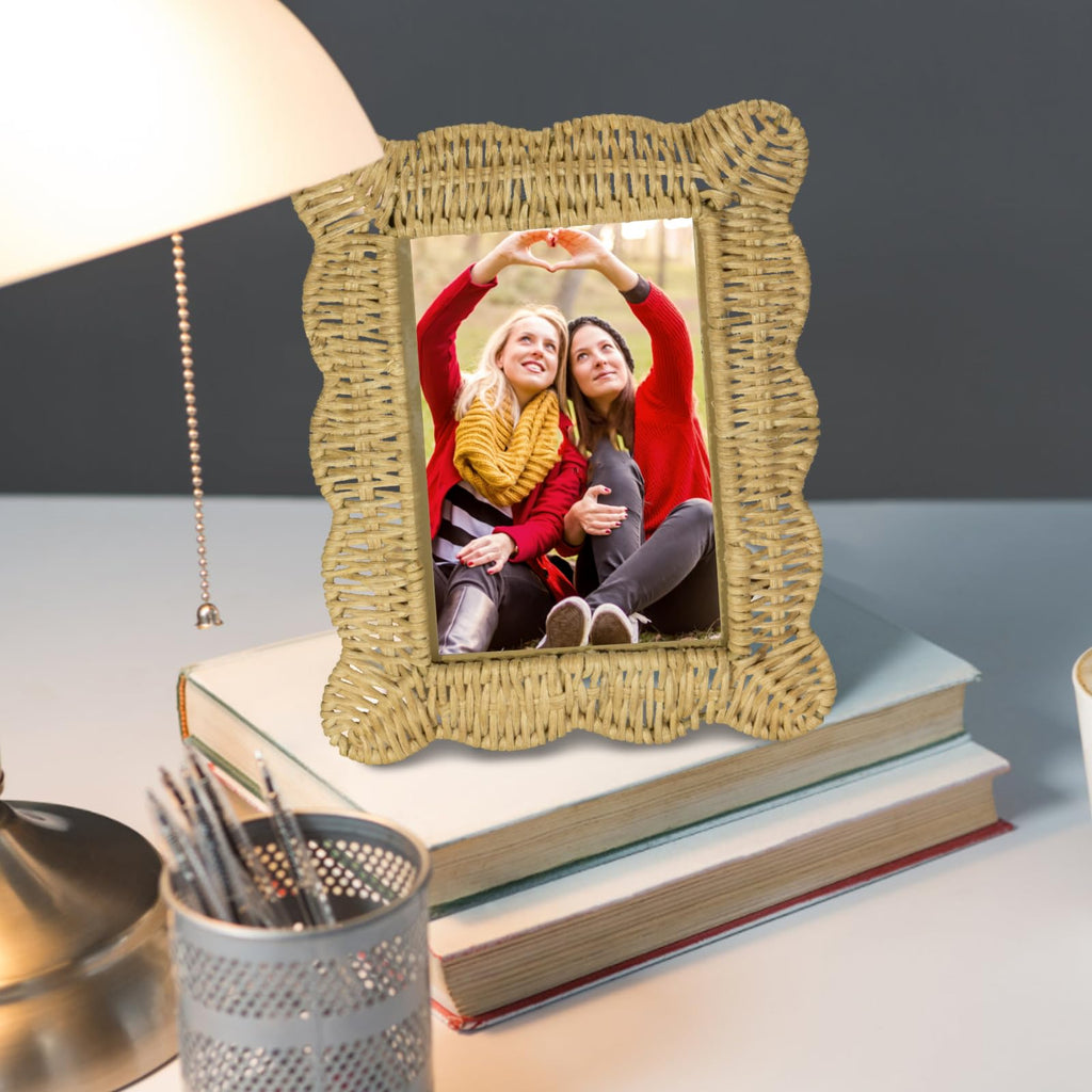 Woven Wicker Picture Frame, 4 x 6 inches with Zebra Design, Rattan Photo Frame with Bohe Style for Tabletop Display