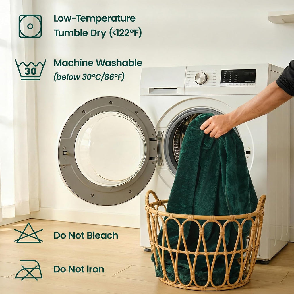 Waterproof Blanket for Couch: Soft Flannel Waterproof Dog Blanket with a Storage Bag, Stain & Leak Proof Pet Blanket