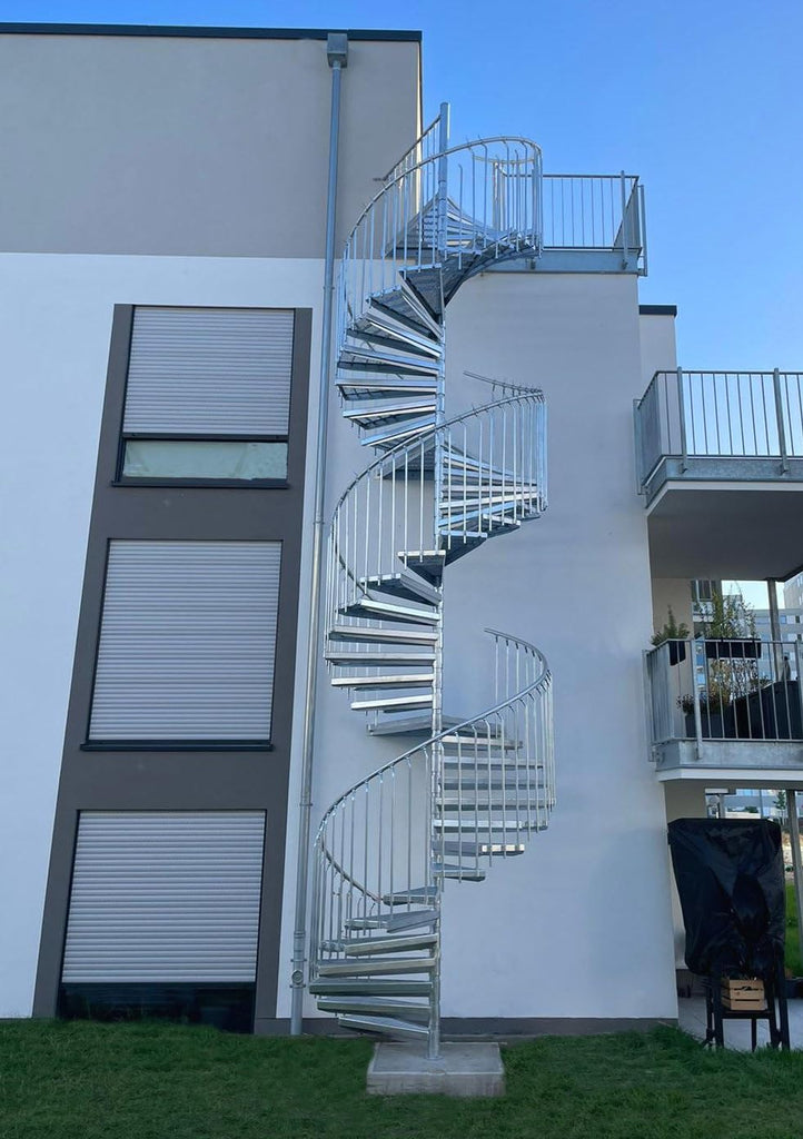 German Outdoor Spiral Staircase, Hot-Dip Galvanized Standpipe Expanded-Metal Step, Aluminum Handrail, 25-Step incl