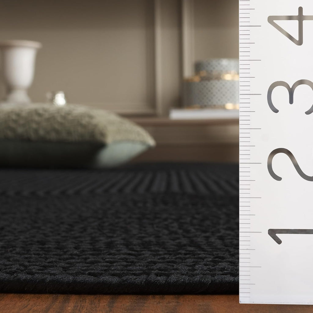Braided Indoor/Outdoor Washable Oval Rug, Black BRD315Z