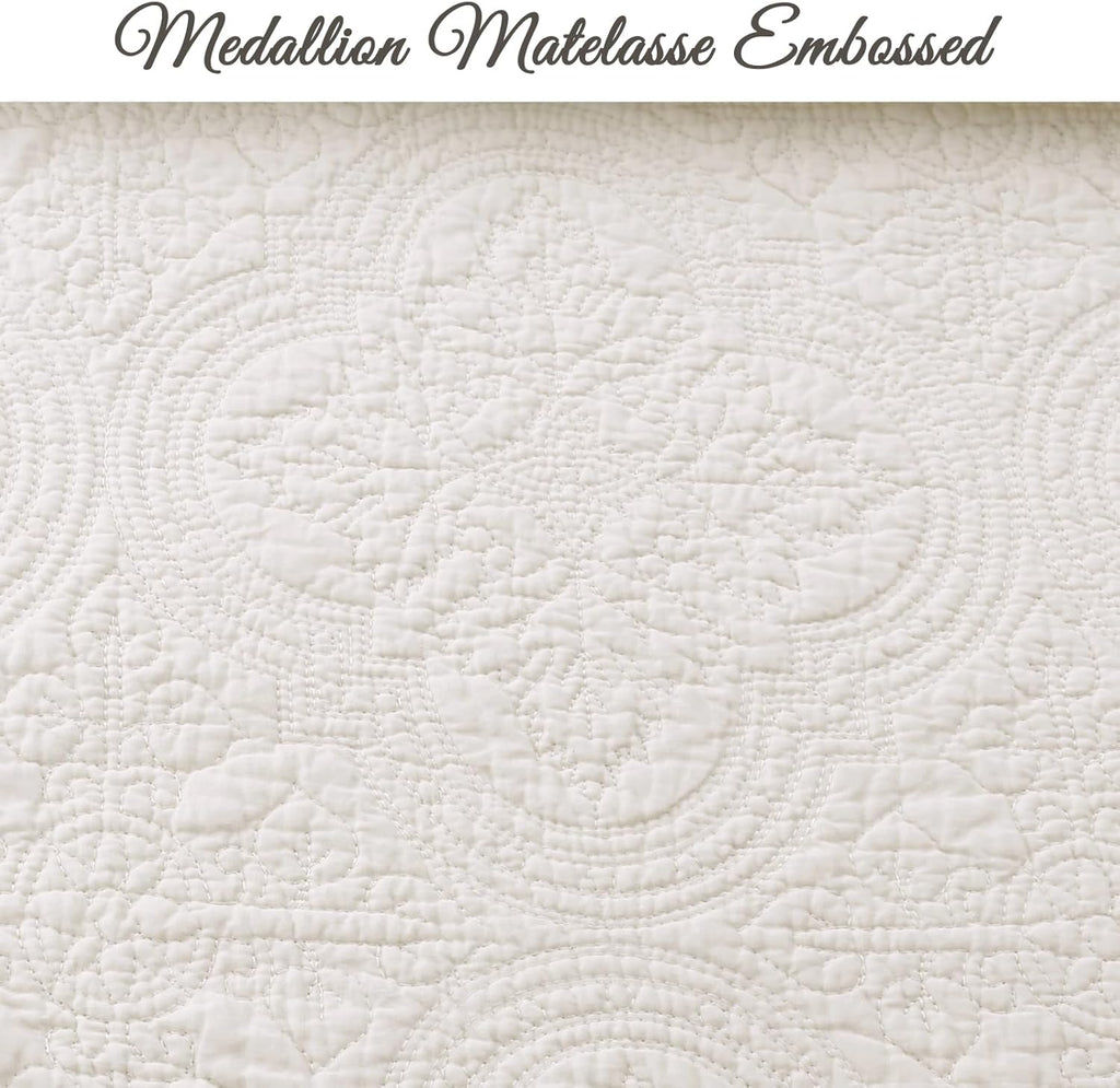 100% Cotton Medallion Off White Matelasse Embossed Bedding Quilt Set, Reversible Lightweight Bedspread, Coverlet for All Season (Blantyre - Ivory, Queen - 3 piece)