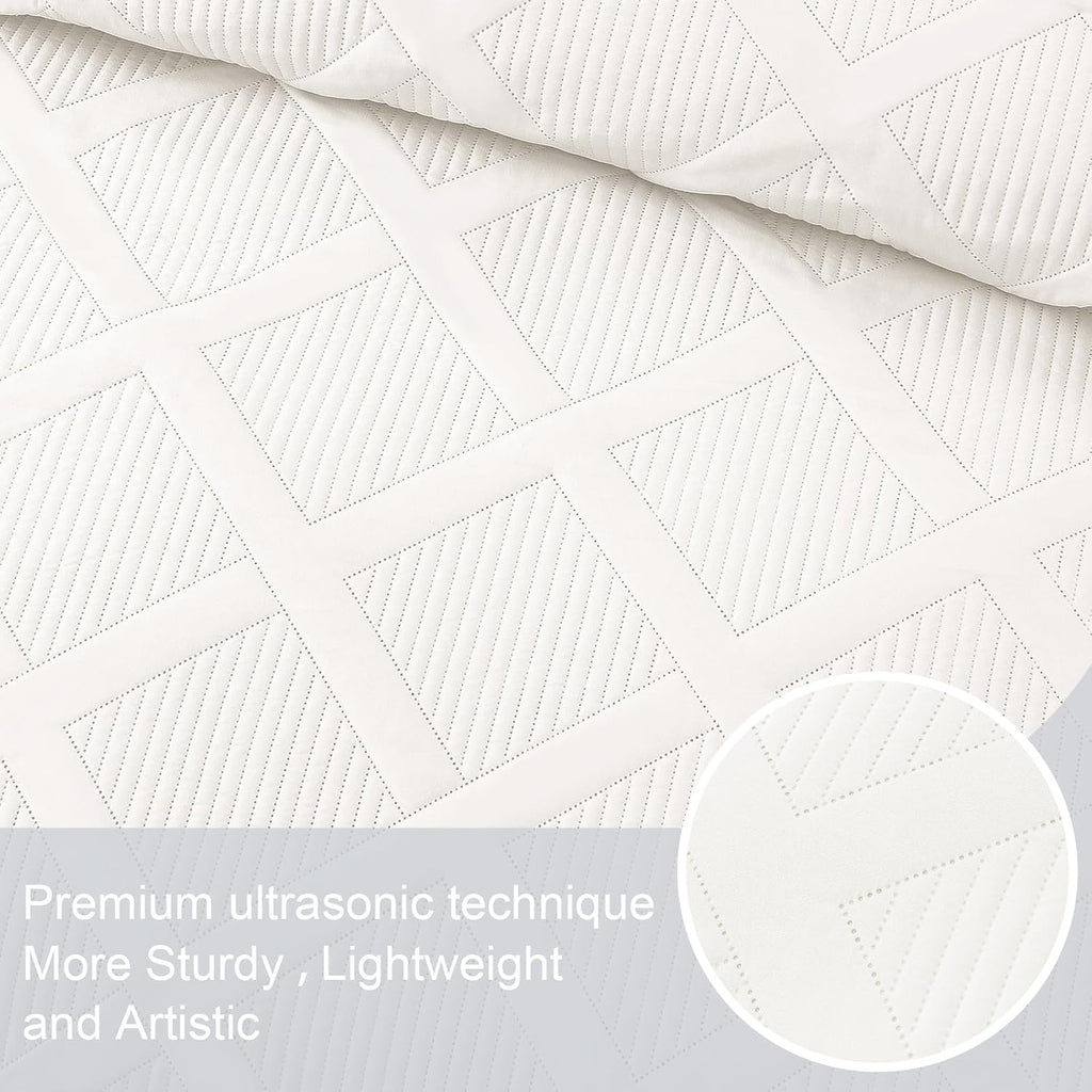 Quilts Queen - White Quilt Set Bedspread with 2 Pillow Shams, Modern Bedding Set with Striped Pattern, Soft