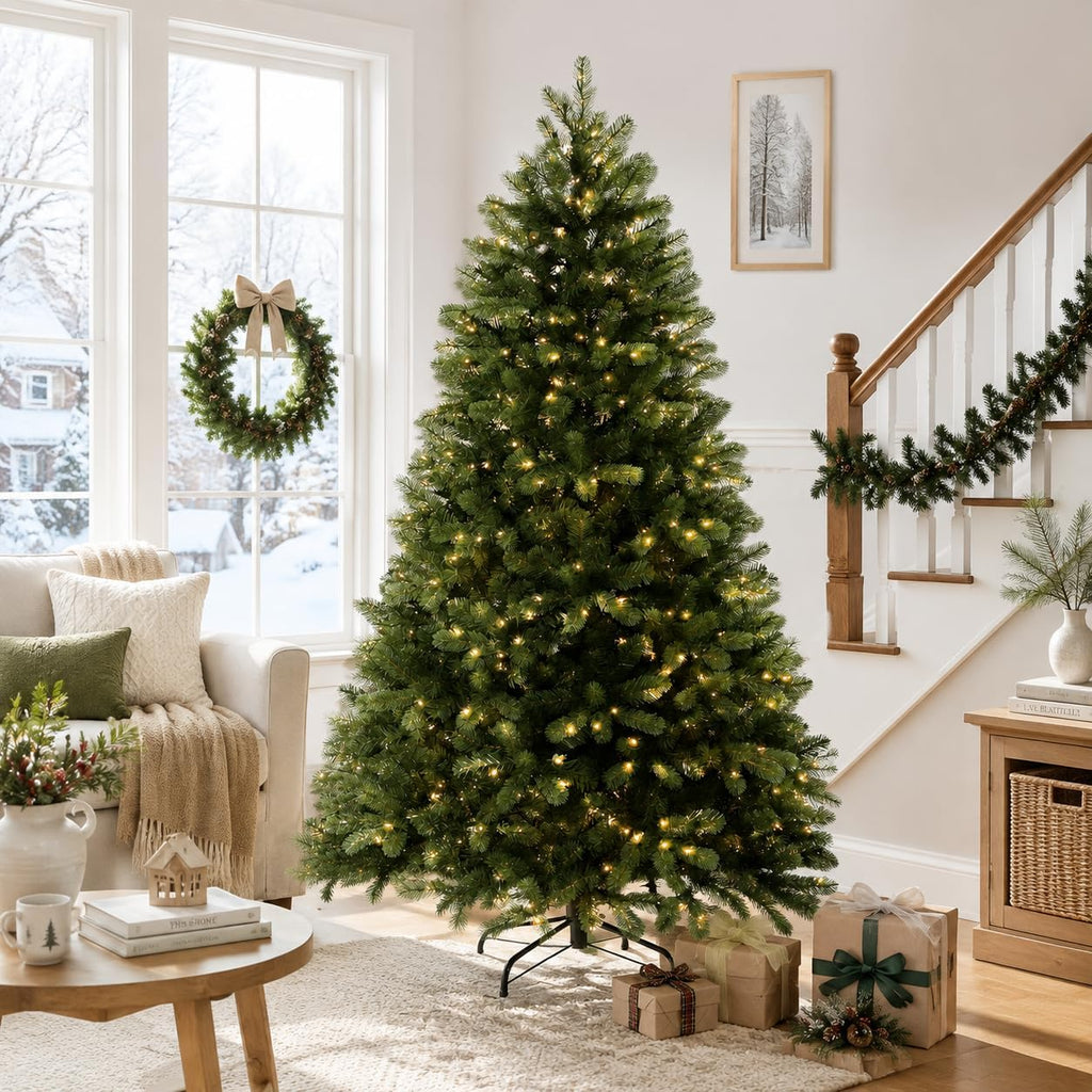 Pre-Lit Artificial Christmas Tree with 650 White Lights