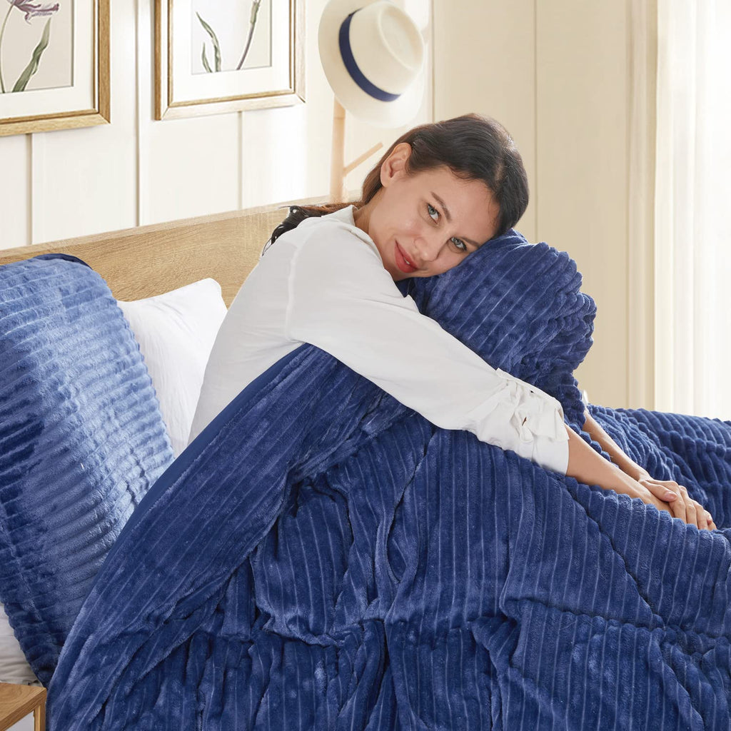 Premium Flannel Duvet Cover Set - 3 PC Reversible Comforter Cover Set with Microfiber Back - 1 Velvet Duvet