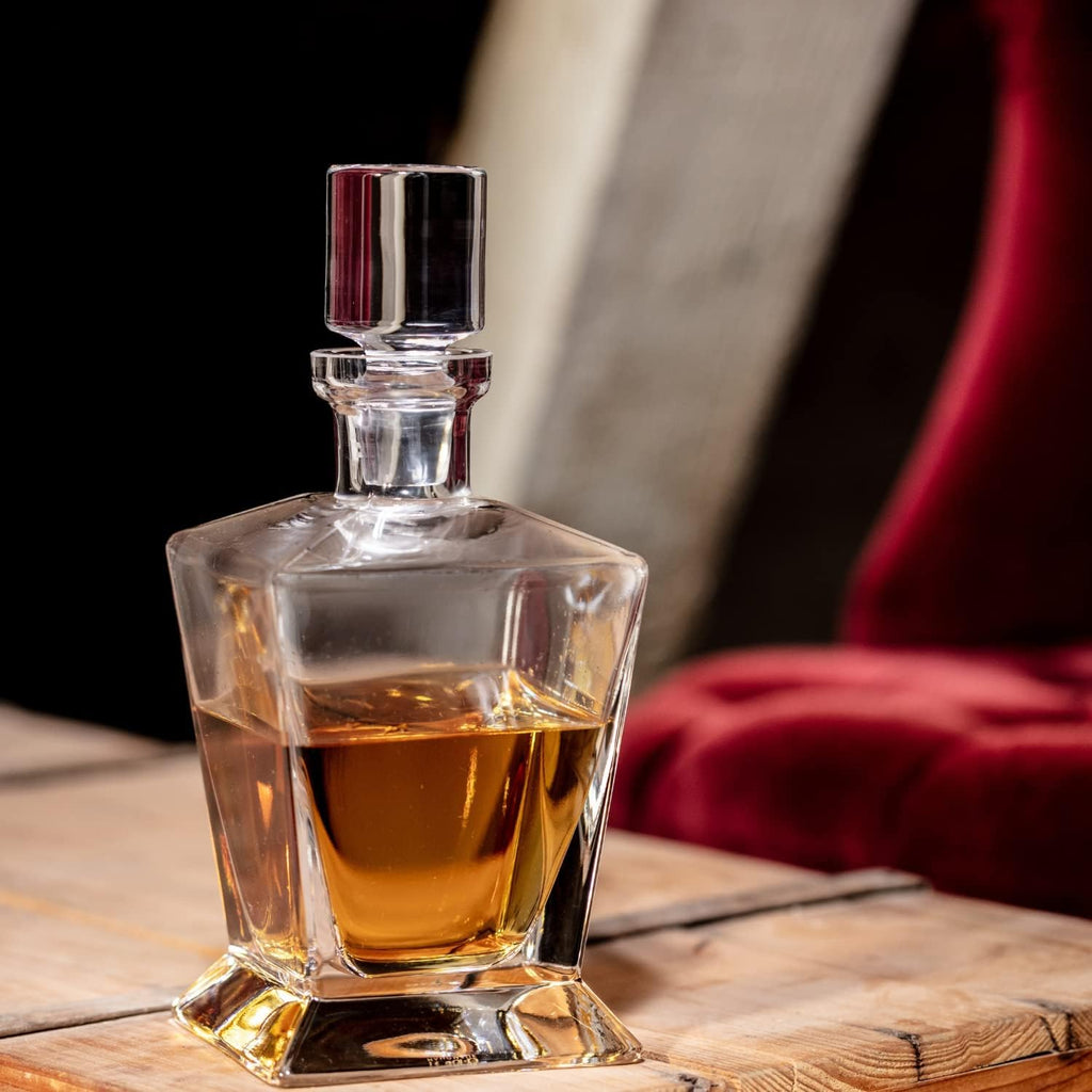 Whiskey Decanter with Lid, 25.4 oz, Caro Collection