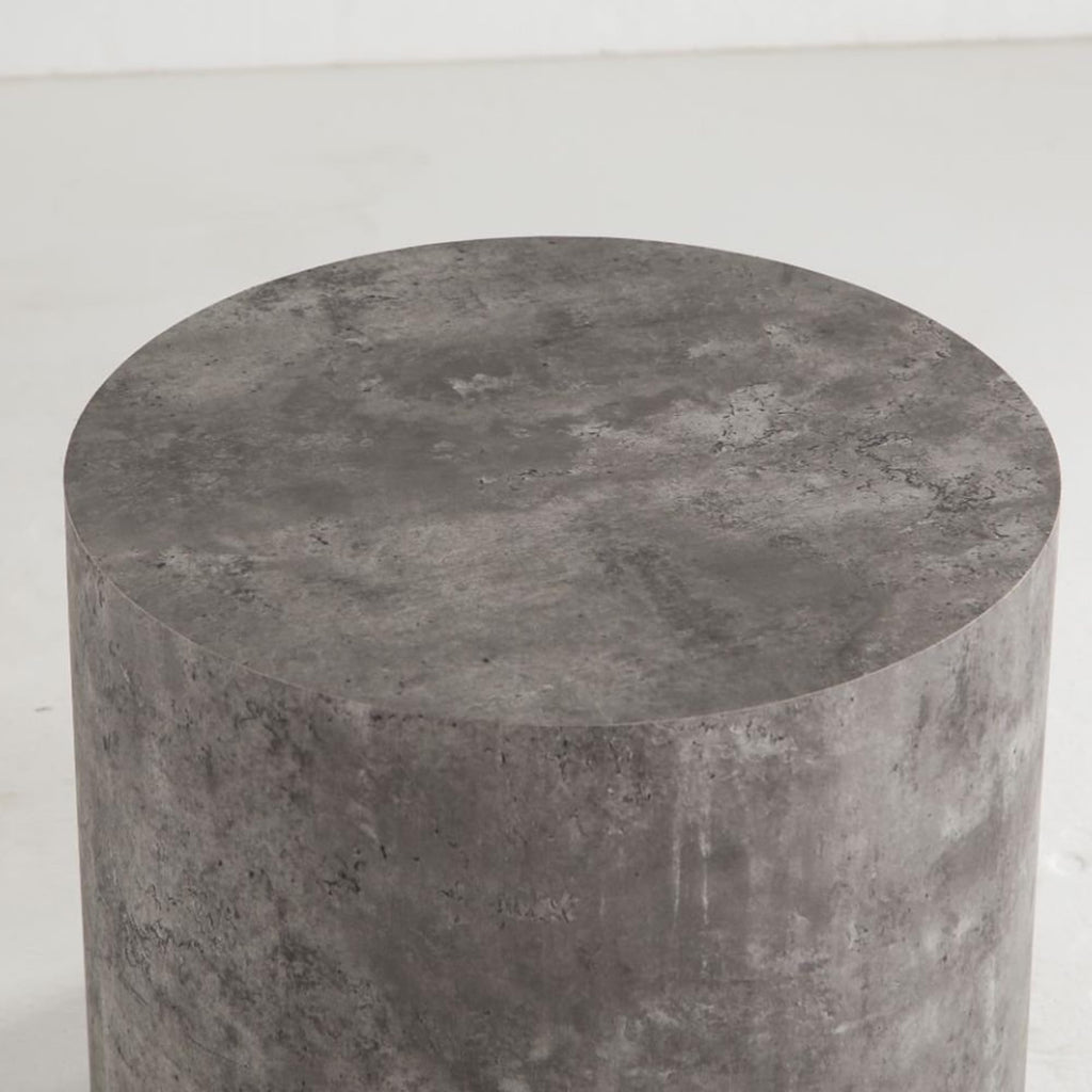 Nesting Coffee Table Set of 2, Modern Round Wooden Coffee Tables, Accent End Side Table for Small Space Living