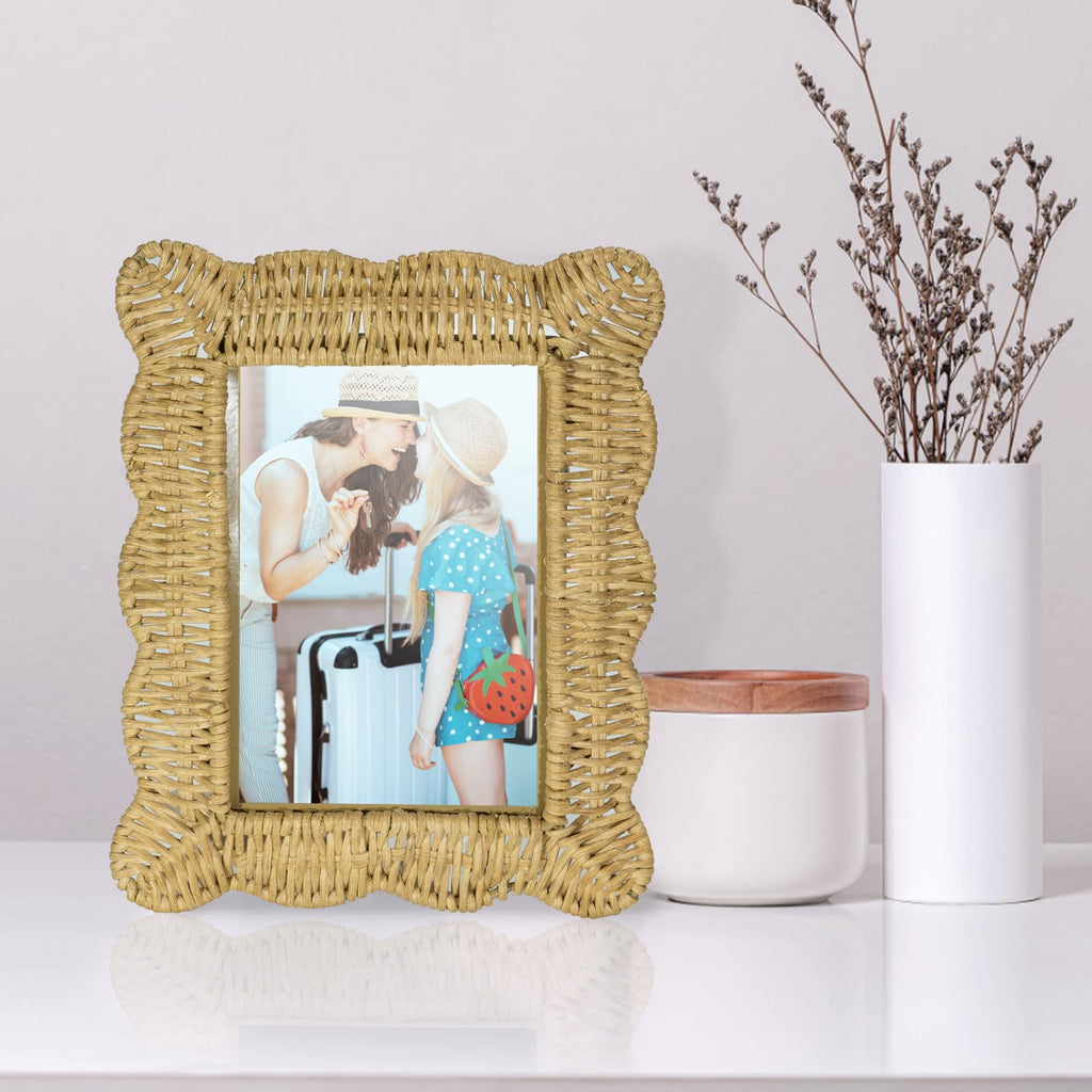Woven Wicker Picture Frame, 4 x 6 inches with Zebra Design, Rattan Photo Frame with Bohe Style for Tabletop Display