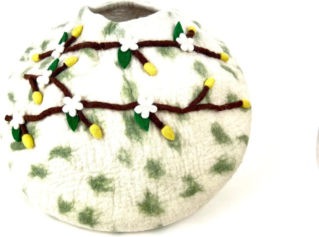 100% Green on White Felt Cat Cave, Cat Bed, Kitty Cave Felt Wool, Kitty Cat Lover Gift, Modern cat bed, Kitty Cat