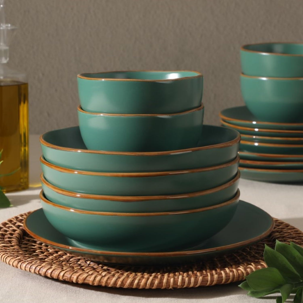 Hazeltine 16-Piece Green Stoneware Dinnerware Set - Plates and Bowls, Durable Ceramic Kitchen Dinner Set
