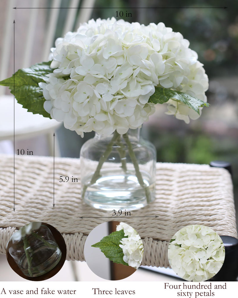 Touch Artificial White in Vase Decoration