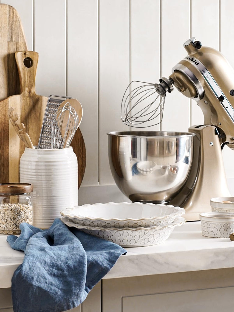 Pie Pans for Baking 9 Inch, Ceramic Pie Plate for Apple Pie, Round Baking Dish Oven Safe, Embossment Housewarming