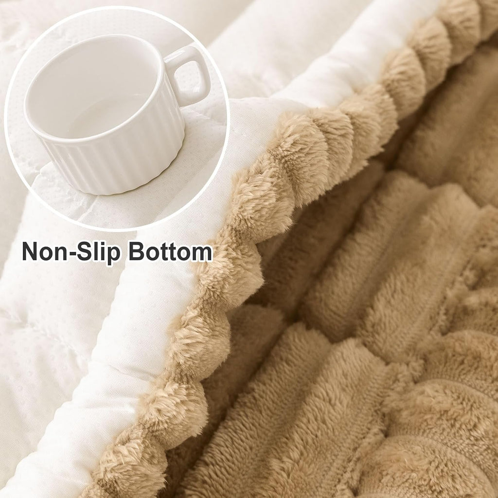 Couch Cover for Dogs, Washable Non Slip Plush Flannel Sofa Protector