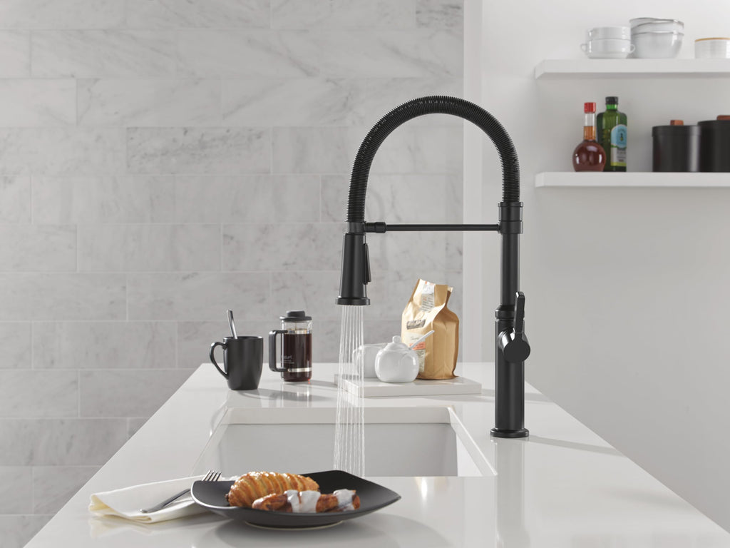 Rhett Pro Style Commercial Kitchen Faucet with Pull Down Sprayer, Single Hole Matte Black Kitchen Sink Faucet, Single