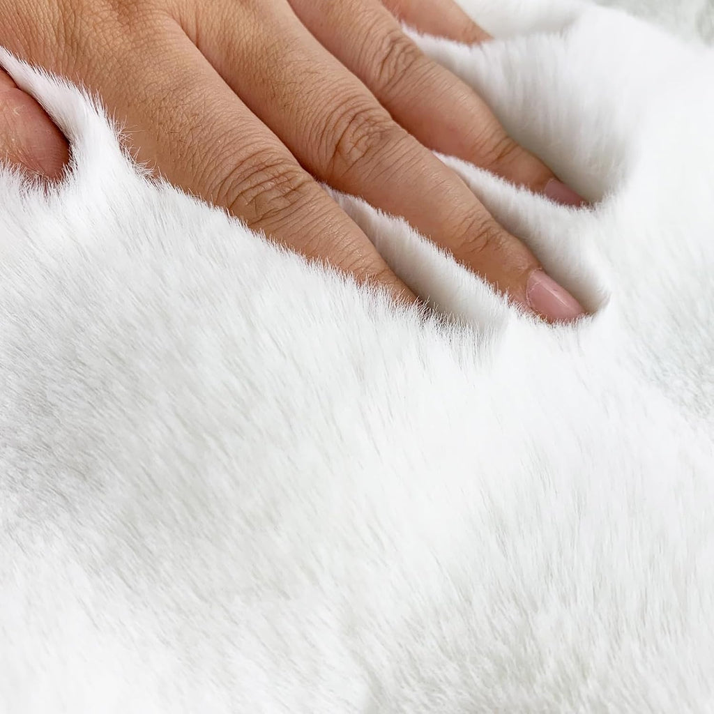 Faux Rabbit Fur Rug 4FT, White Fluffy Soft Area Rug Round Fuzzy Carpet, Machine Washable Shaggy Nursery Rug