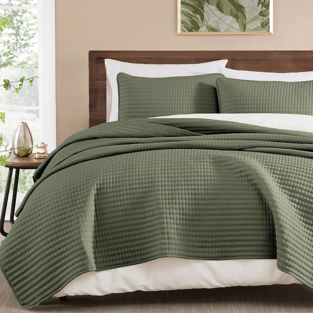Queen Quilt-3 Pieces Lightweight Bedspreads Olive Green Queen Quilt Bedding Set for All Seasons, Soft Summer Coverlet