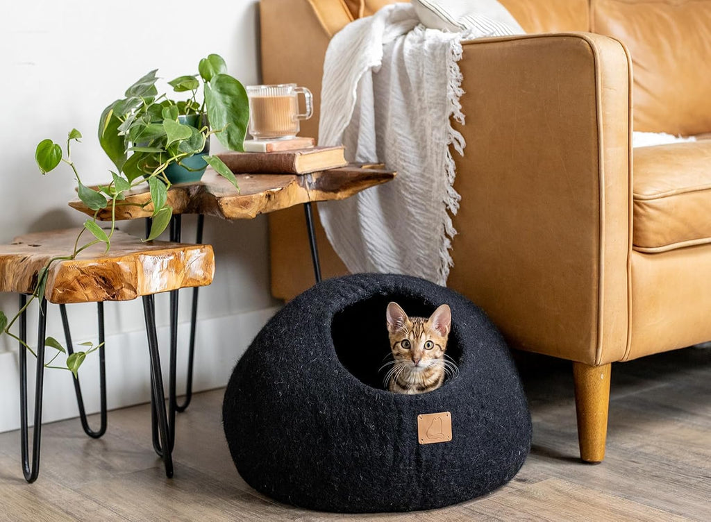 Handcrafted Wool Cat Cave Bed - Perfect Hideaway for Your Feline Friend - Quiet/Warm for Sleeping & Relaxing - Love