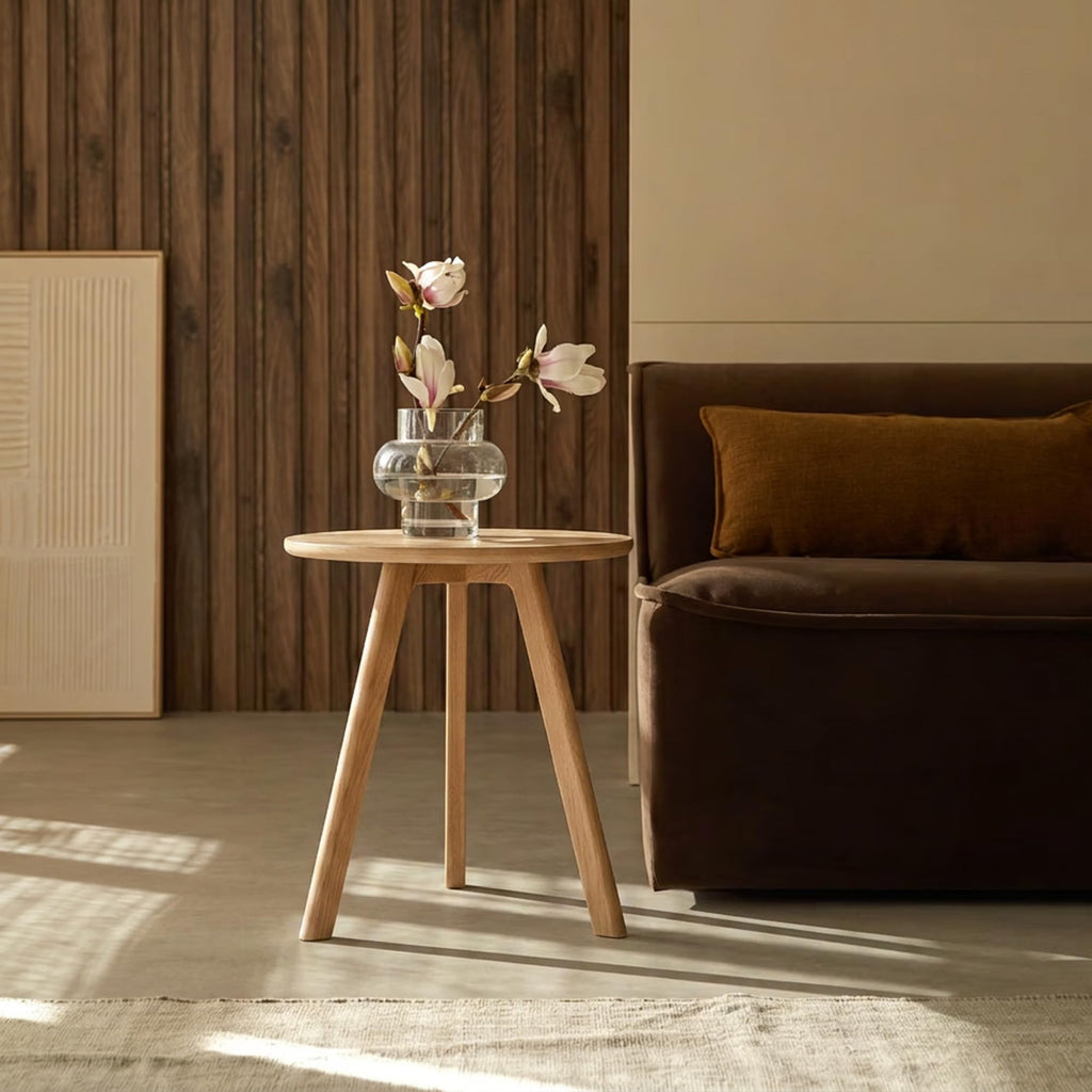 Round Side Table 100% Solid Wood Occasional Table Minimal Scandinavian End Table Sofa Table (Natural Oak)
