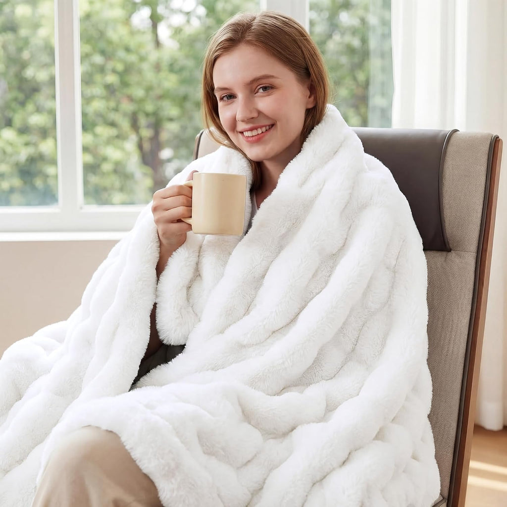 White Furry Blanket King Size Soft Faux Fur Throw Fuzzy Bunny Fur Blanket for Bed Cozy 90x108 Fluffy Blankets King