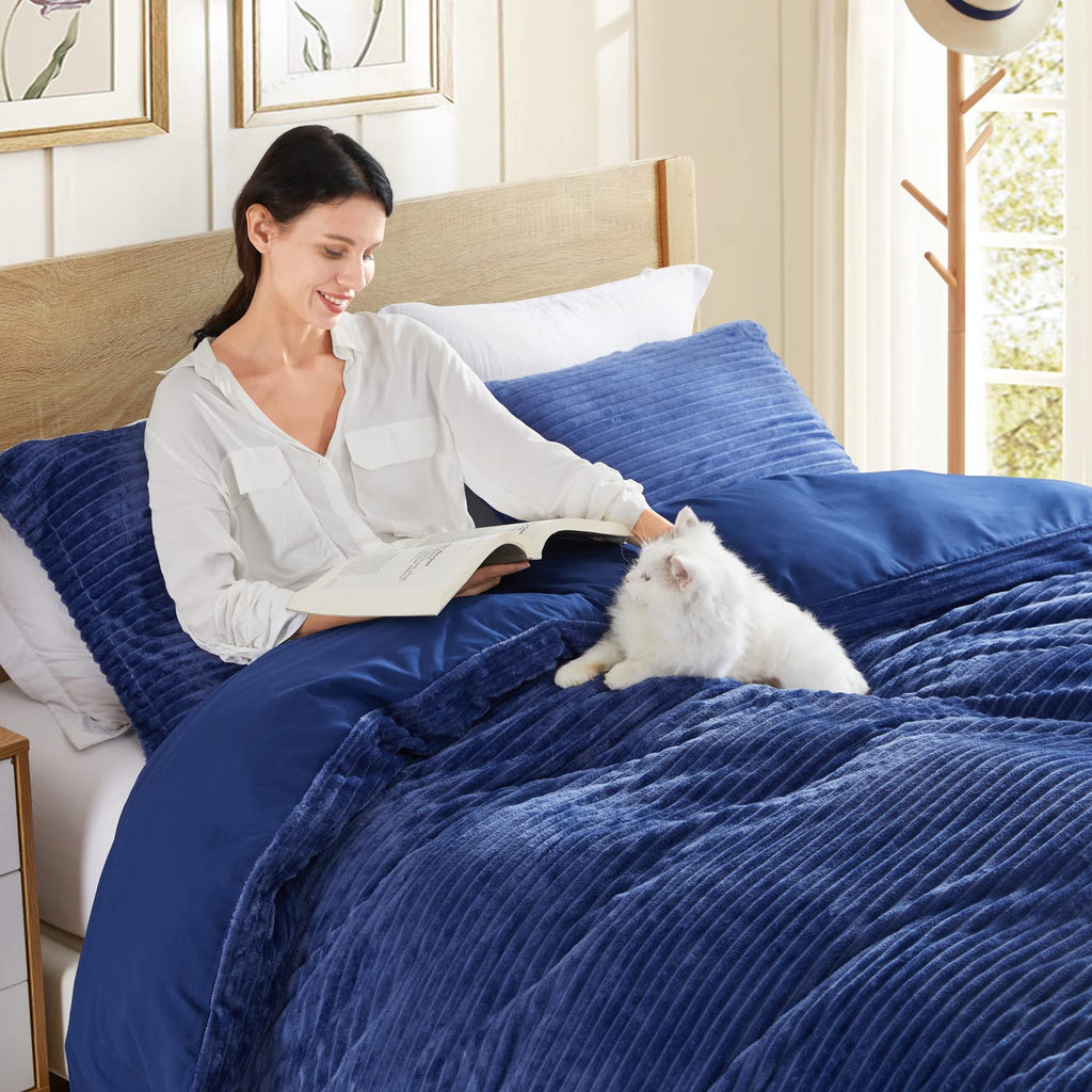 Premium Flannel Duvet Cover Set - 3 PC Reversible Comforter Cover Set with Microfiber Back - 1 Velvet Duvet
