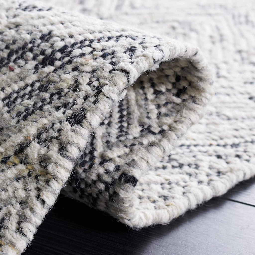 Kilim Collection Area Rug, Grey & Beige, Handmade Flat Weave Wool, Ideal for High Traffic Areas (KLM401G)