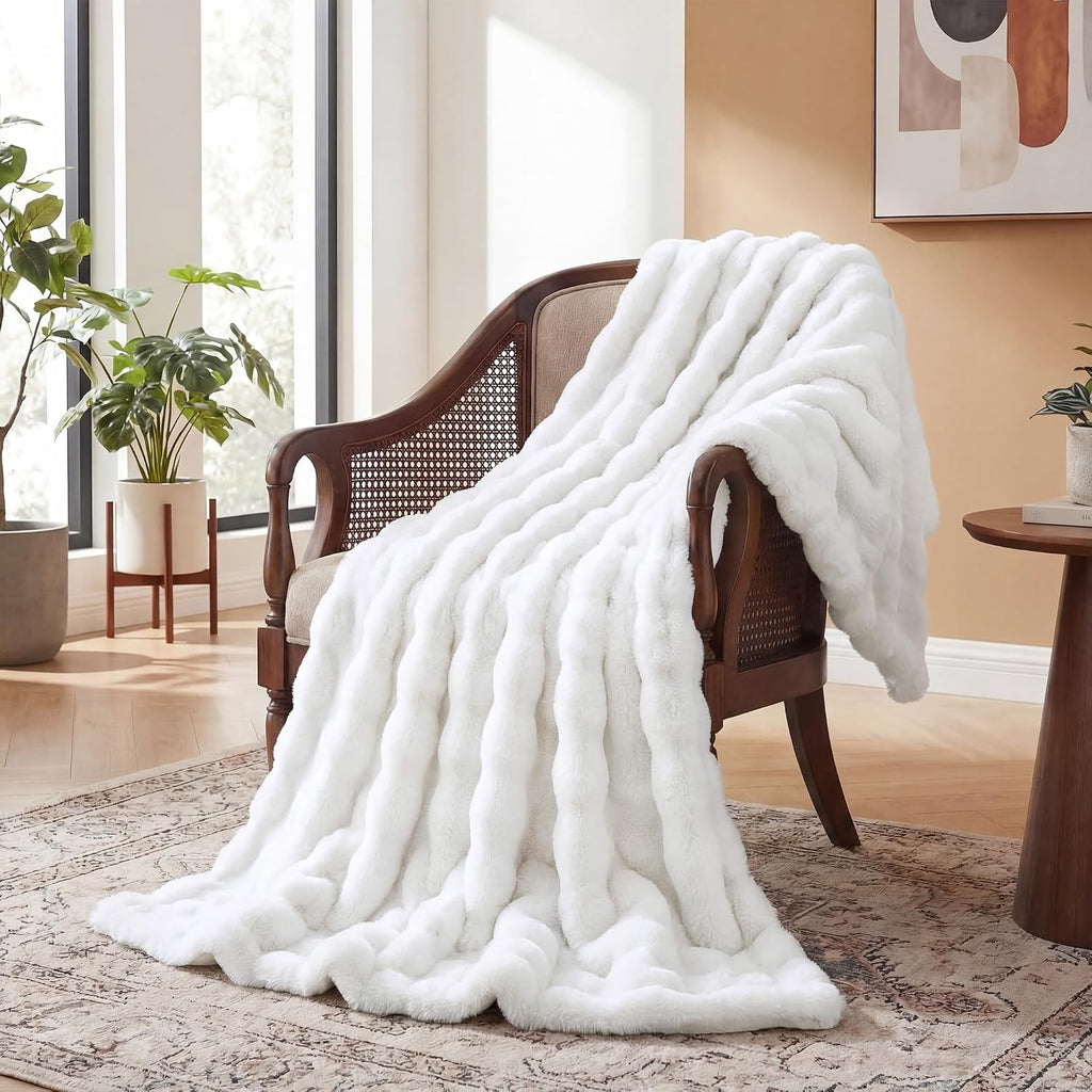 White Furry Blanket King Size Soft Faux Fur Throw Fuzzy Bunny Fur Blanket for Bed Cozy 90x108 Fluffy Blankets King