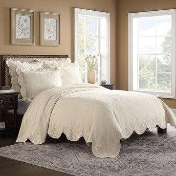 Charleston Charleston Estate Modern Farmhouse Floral Matelasse Coverlet with Scalloped Edges, 100% Cotton Breathable
