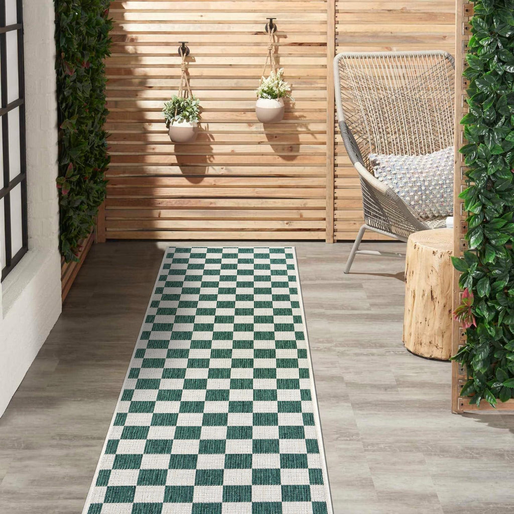 Indoor/Outdoor Checkered Weather Resistant Runner Rug Green