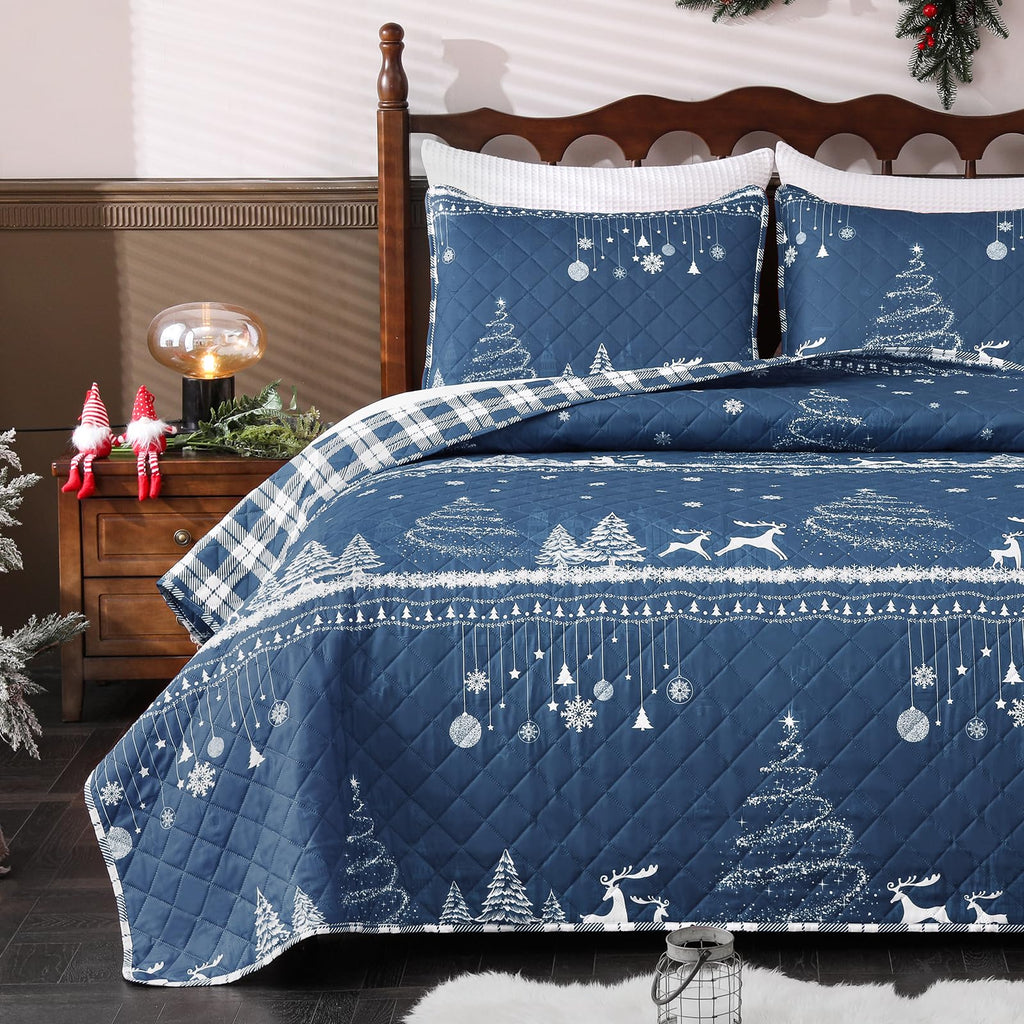 Christmas King Quilt, 3 Piece Lightweight Quilt Set with 2 Pillow Shams