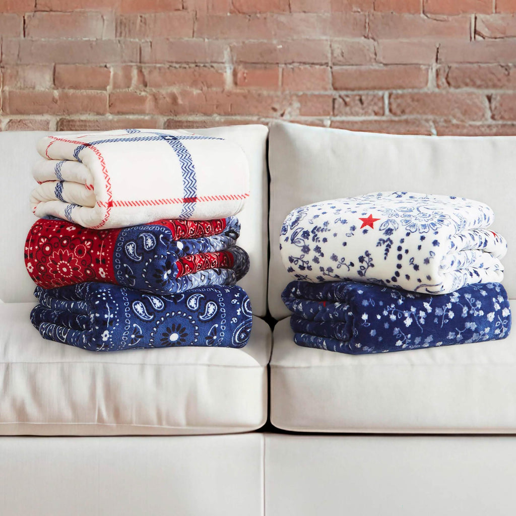 50" x 70" Plush Throw Blanket, Ditsy Star Plaid White Blanket for Sofa or Bed