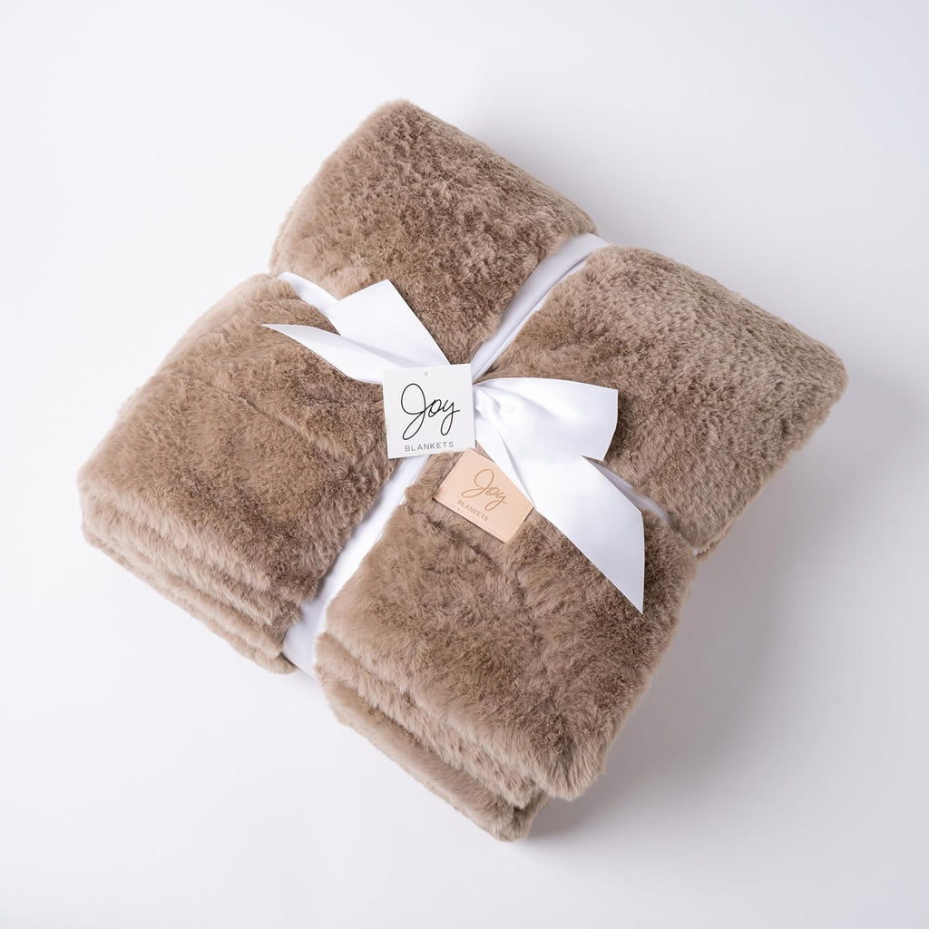 Luxury Faux Fur Throw Blanket - Premium Double-Sided Plush Throw for Couch & Bed - Shed-Free, Machine Washable