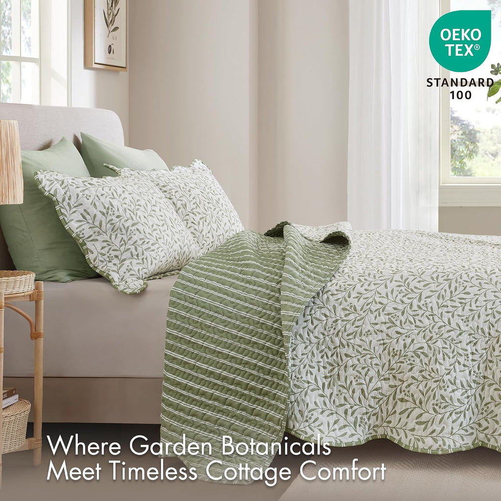 3-Piece Reversible Quilt Set, Botanical Print & Scalloped Edge, Lightweight Summer Bedding, Queen, Market Green