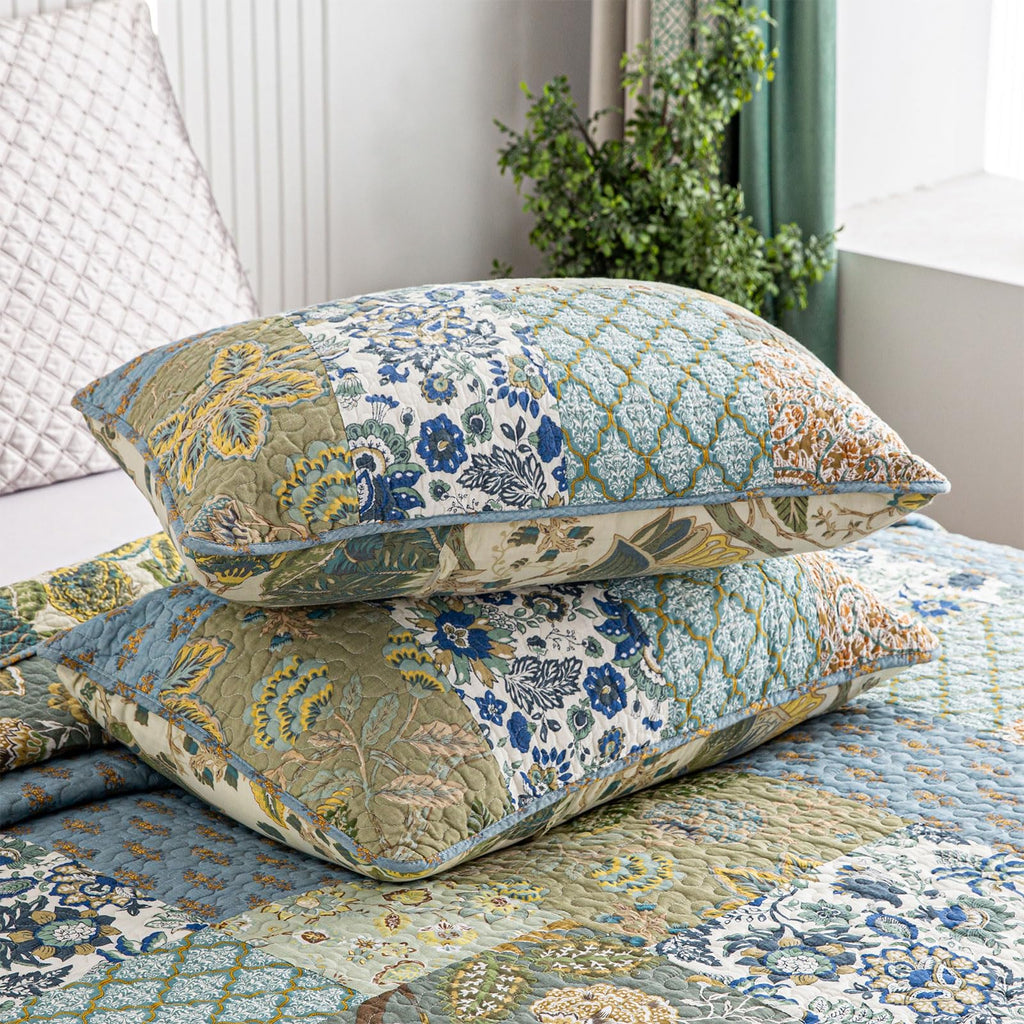 Oversized Quilt Patchwork Bedspreads (110x118 Inch)