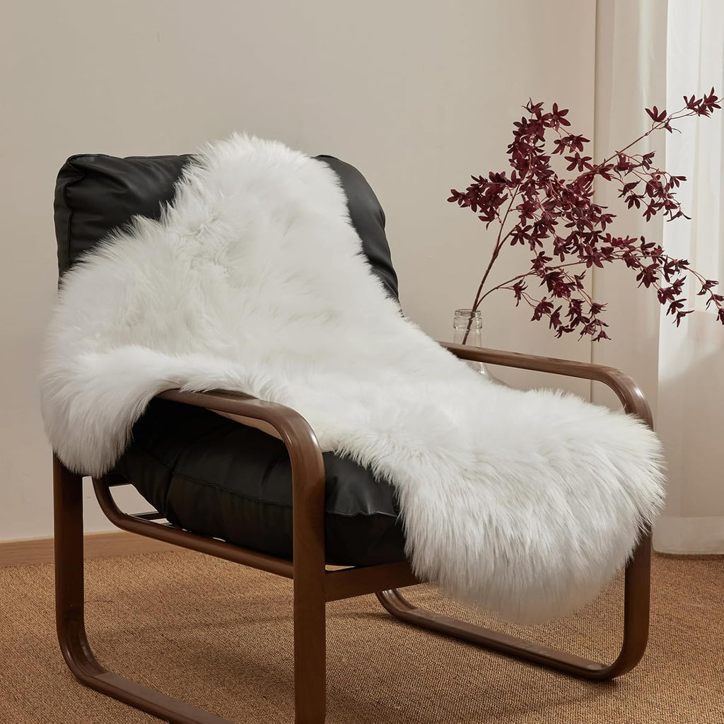 Ashler Faux Fur Rug, Fluffy White Small Sheepskin Rug, Ultra Soft 2x3 Ft Mat, Machine Washable Shag Mats, Nursery
