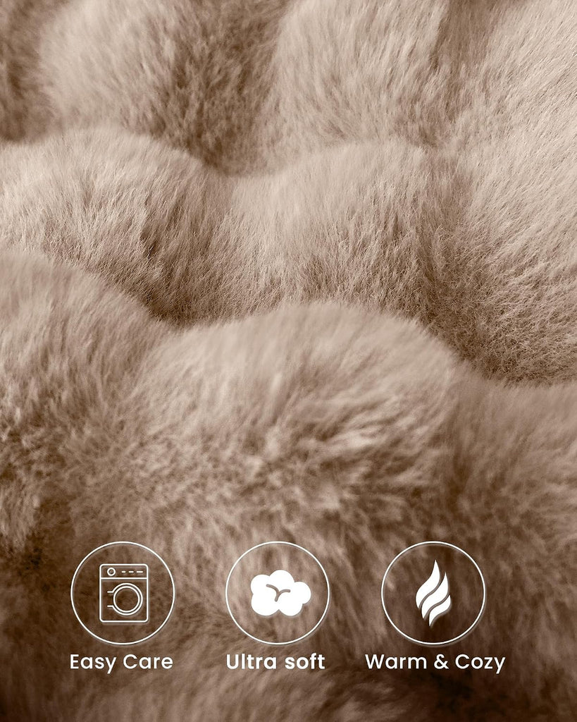 Ultra Soft Cozy Faux Fur Throw Blanket, Fuzzy Plush Thick Bubble Blanket, Oversize Luxury Fluffy Blanket for Couch