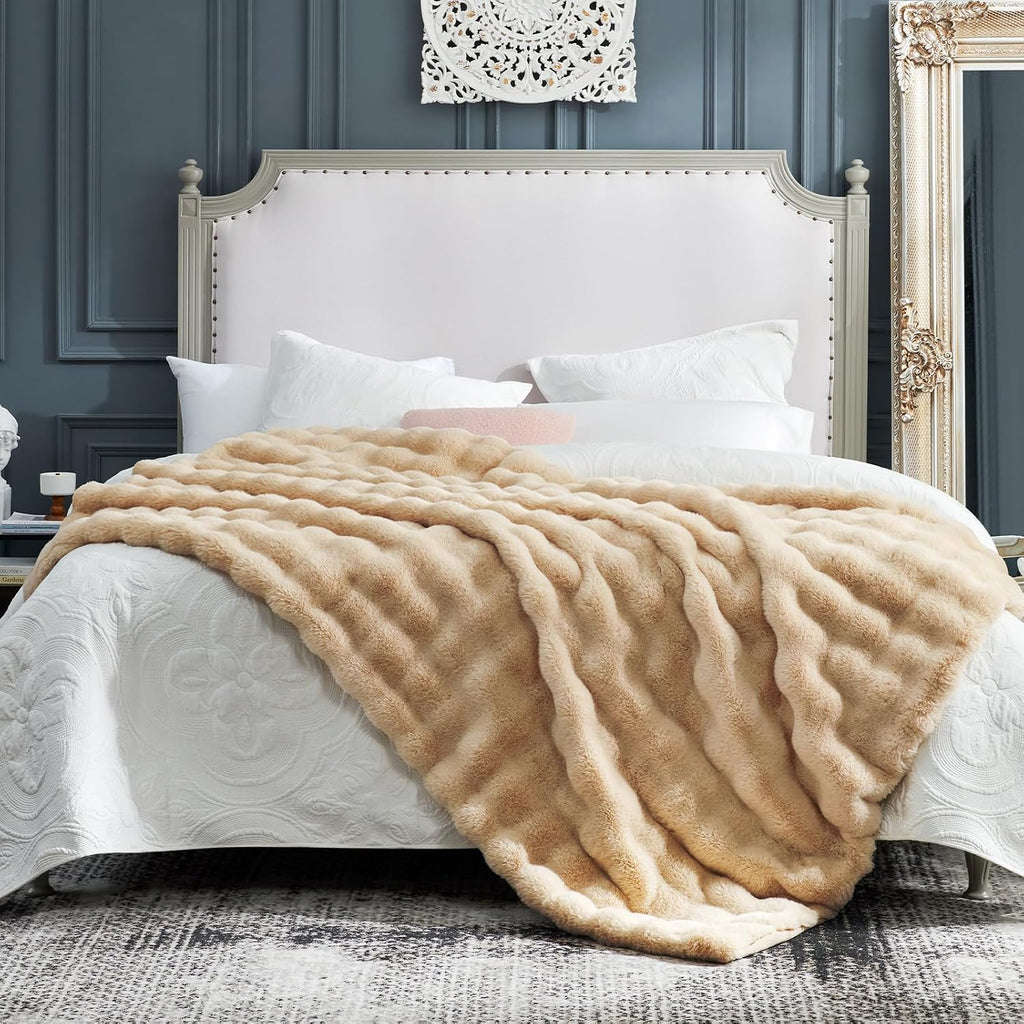 Faux Fur Throw Blanket for Couch, Fuzzy Soft Plush Thick Bubble Blanket for Sofa Bedroom Living Room, 60 * 80 Inches
