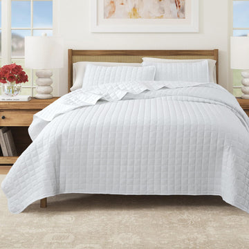 Quilt Set - 3-Piece Seersucker Box-Stitched Bedding Set - Soft, Lightweight, All-Season