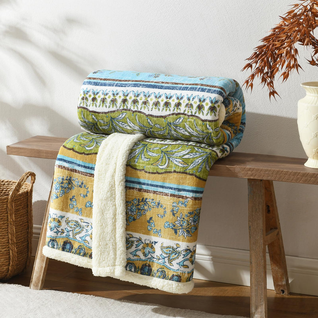 Boho Chic Sherpa Throw Blanket - Vibrant Bohemian Print & Ultra-Soft Cozy Lining, Stylish & Warm Winter Throw for