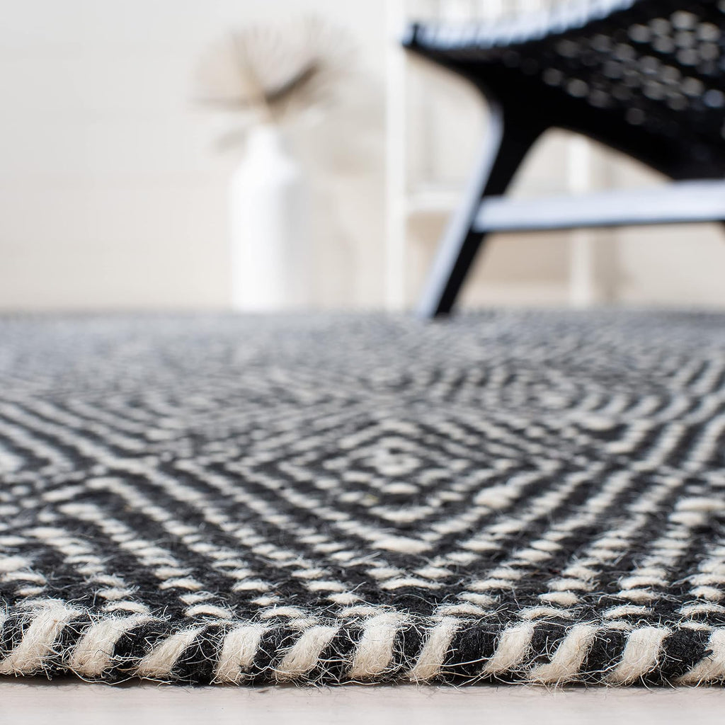 Kilim Collection Area Rug, Black & Ivory, Flat Weave Wool Design, Ideal for High Traffic Areas (KLM380Z)
