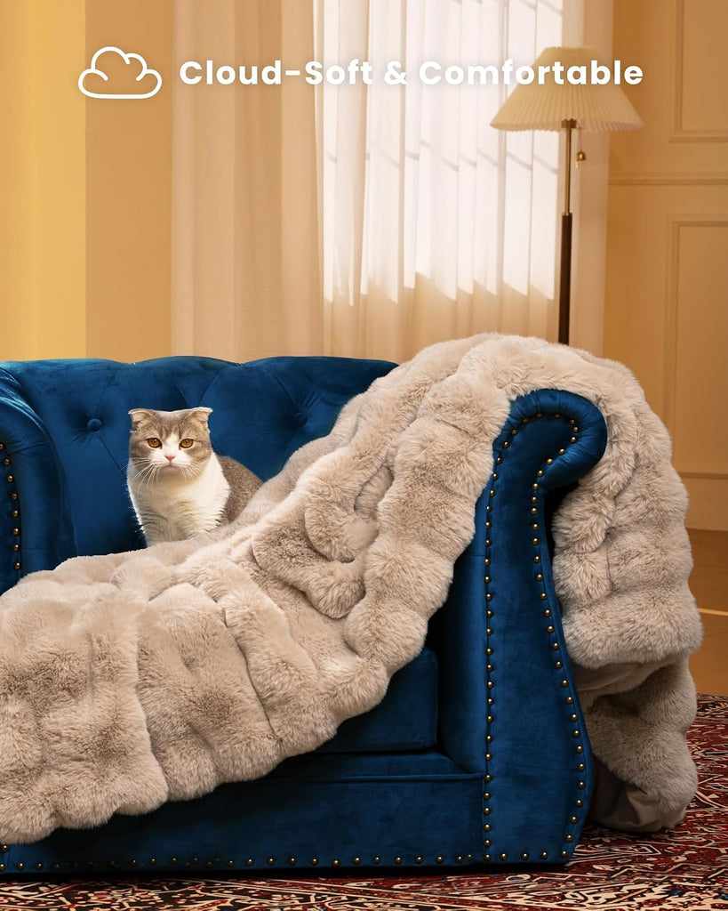 Ultra Soft Cozy Faux Fur Throw Blanket, Fuzzy Plush Thick Bubble Blanket, Oversize Luxury Fluffy Blanket for Couch