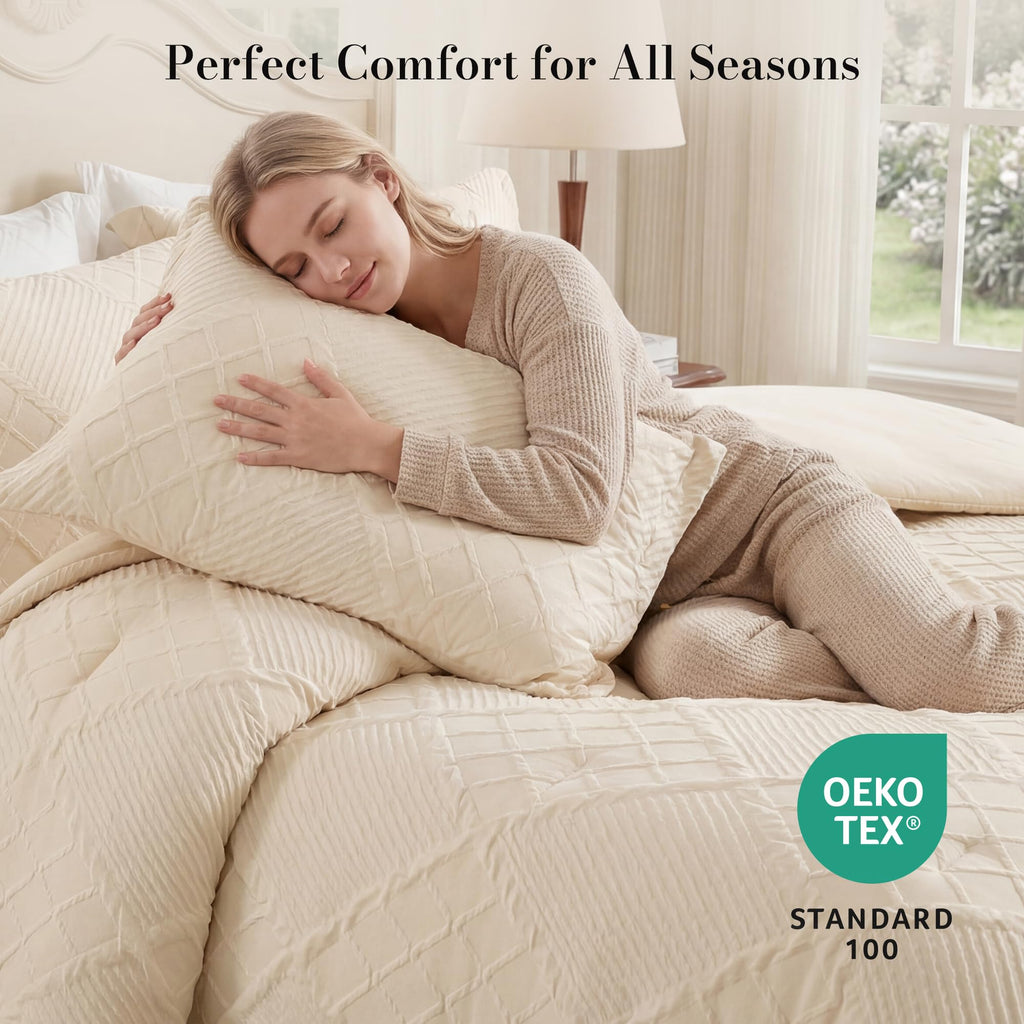 Queen Comforter Set, 3 Piece Beige Jacquard Bedding Set with 2 Pillow Cases, Soft Microfiber Diamond Design